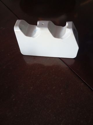Soporte   cargador para 2 Mandos PS4 4gamers
