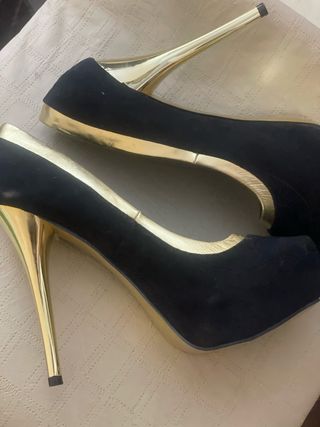Tacones piel Negros y Dorados talla 39 Lujo