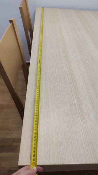 Mesa de comedor y 4 sillas de madera