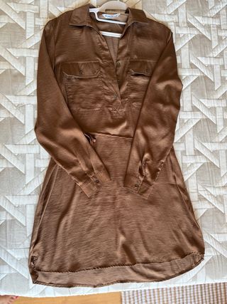 Vestido camisero marrón Stradivarius