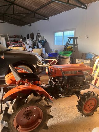 Tractor Kubota B7000