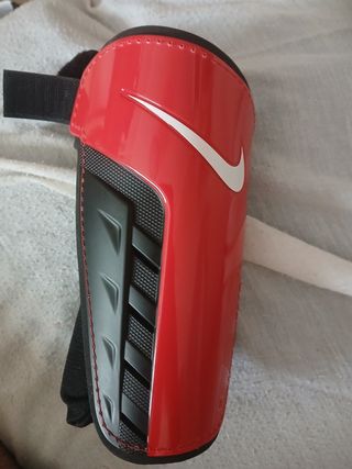 Espinilleras Nike Fútbol Rojas