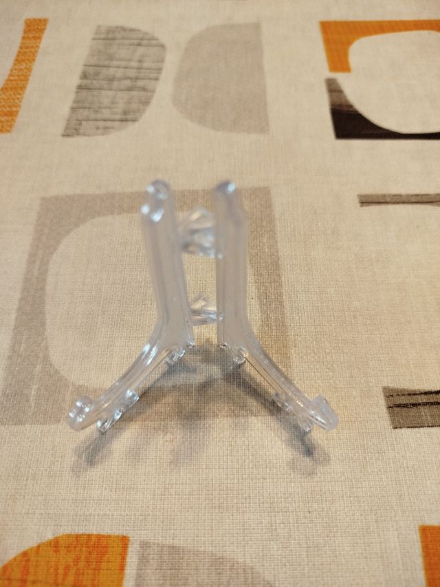 Plato decorativo latón pavos reales, origen India.