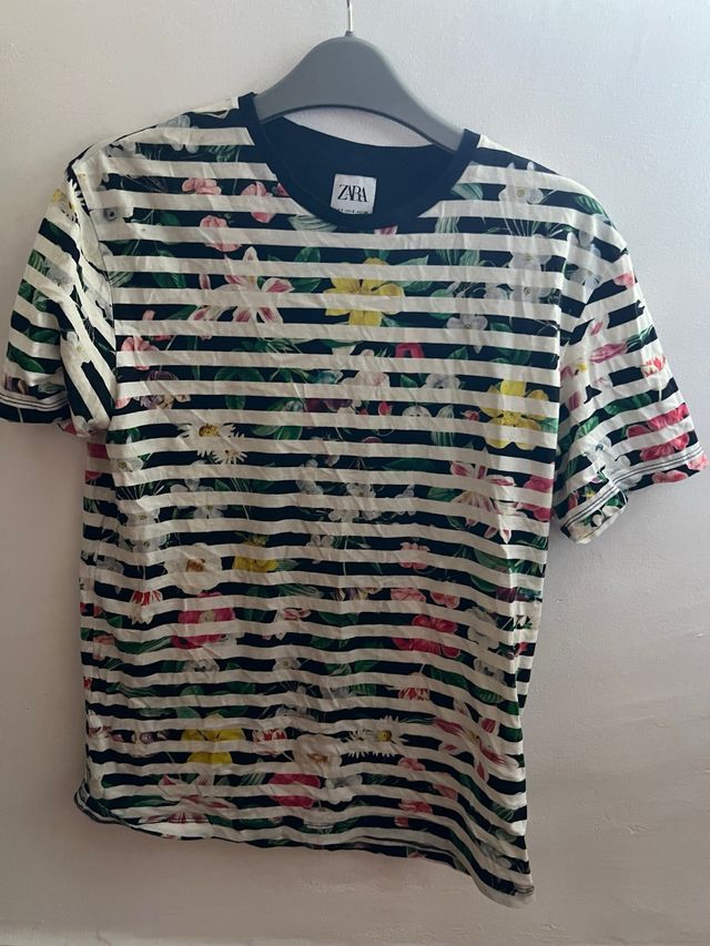 se vende lote 
9 Camiseta Zara Talla S 