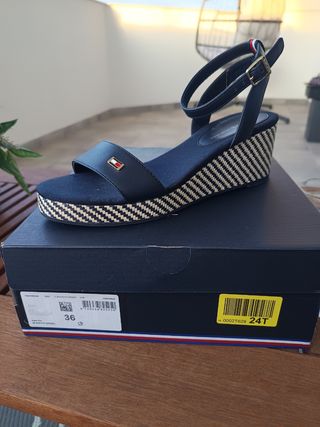 Sandalias Tommy Hilfiger Azul y Beige