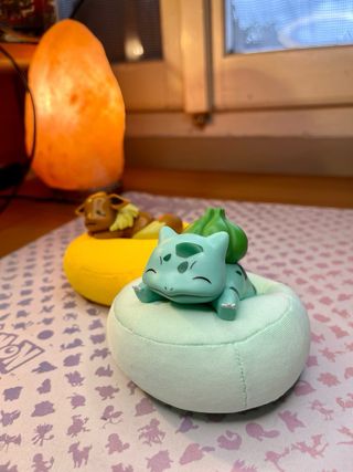 Mini Figure Pokemon Eevee e Bulbasaur