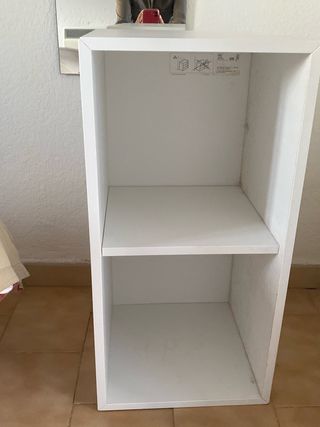 Cajón blanco de madera