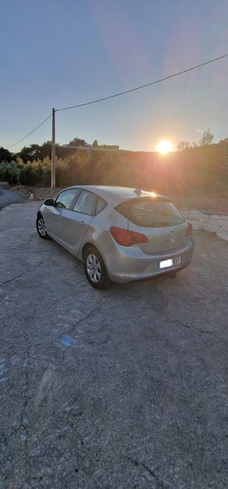 Opel Astra 2014