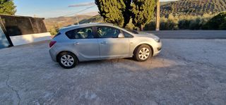 Opel Astra 2014