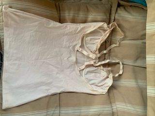 Top lencería encaje perlas beige/rosa