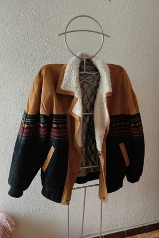 Chaqueta de ante con forro sherpa y estampado