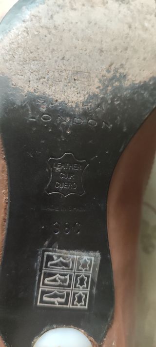 Zapatos de tacón marrones