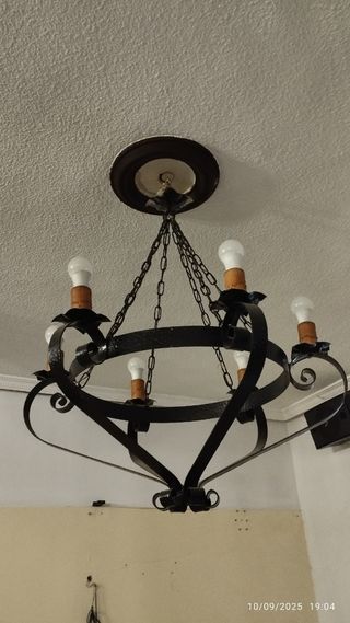 Lámparas antiguas de hierro forjado