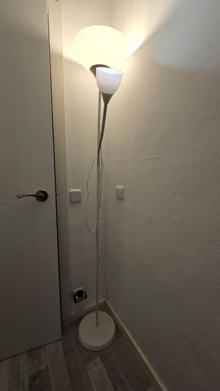 Lámpara de pie moderna