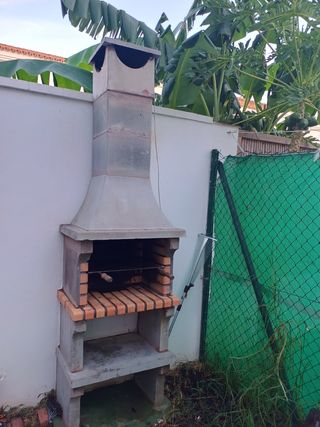 Barbacoa de ladrillo y piedra