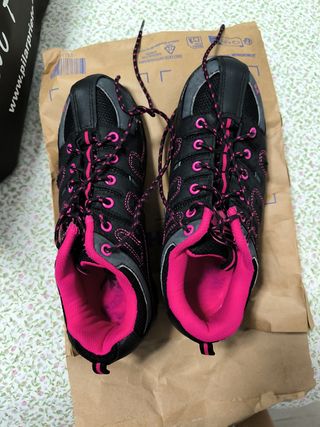 Zapatillas para spinning negras y rosas