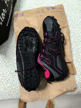 Zapatillas para spinning negras y rosas