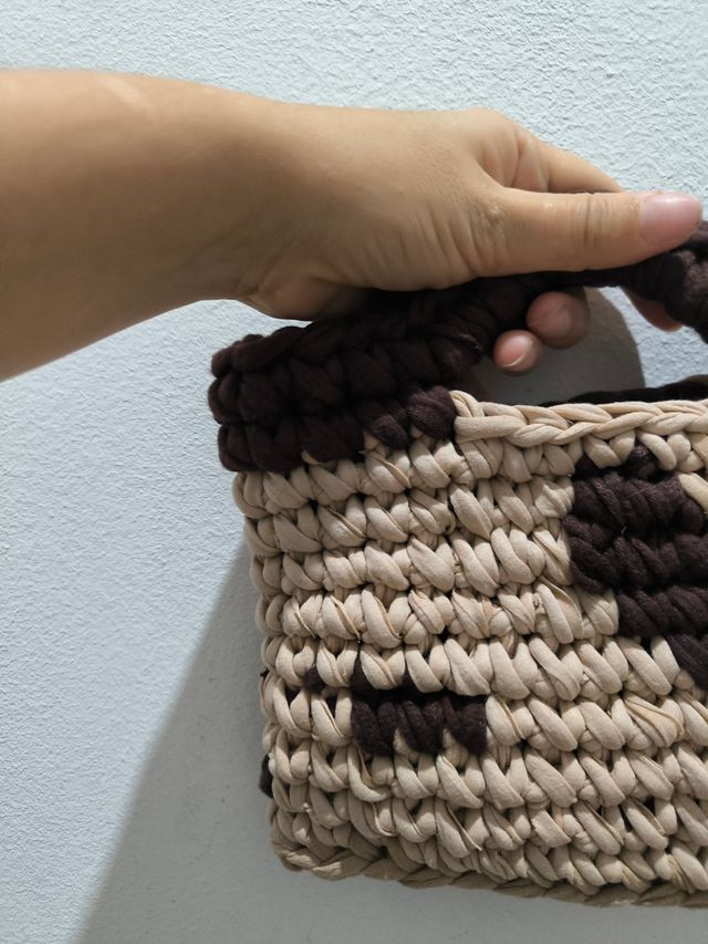 Borsetta uncinetto beige e marrone