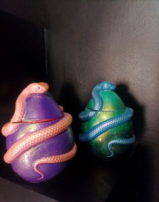 Cajitas artesanales con serpientes