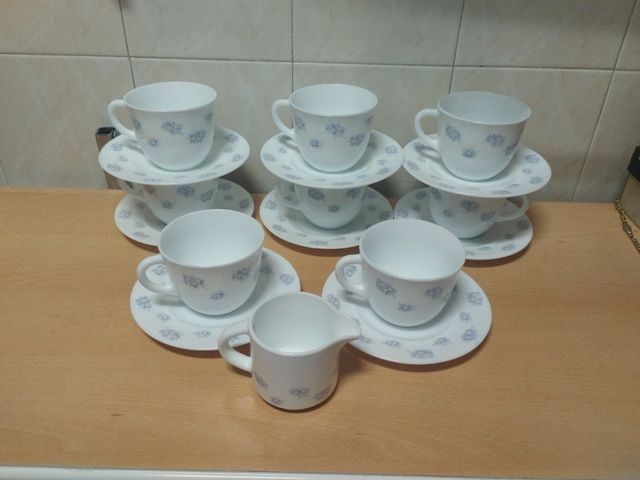 Juego de Tazas y Platos de Café