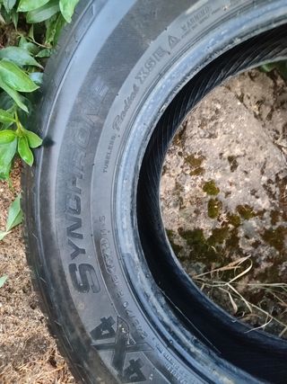 Par de Cubiertas Michelin 4x4 Synchrone 245/70 R16