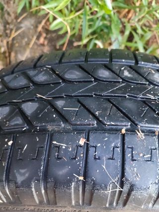 Par de Cubiertas Michelin 4x4 Synchrone 245/70 R16