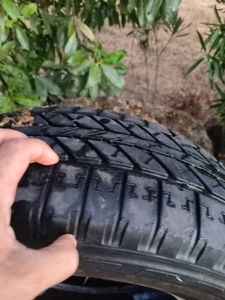 Par de Cubiertas Michelin 4x4 Synchrone 245/70 R16