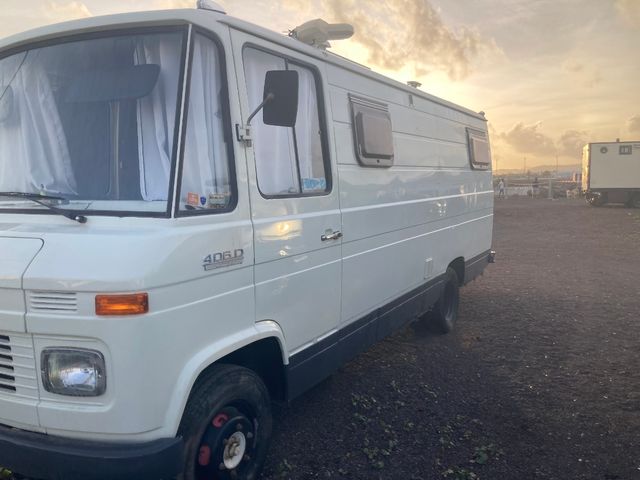 Mercedes-Benz 406D 1977