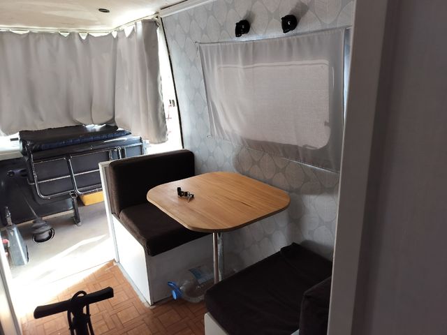 Mercedes-Benz 406D 1977