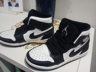 Zapatillas Jordan niño negras y blancas