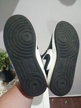 Zapatillas Jordan niño negras y blancas