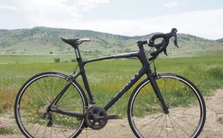 Bicicleta de carretera Giant Negra de carbono