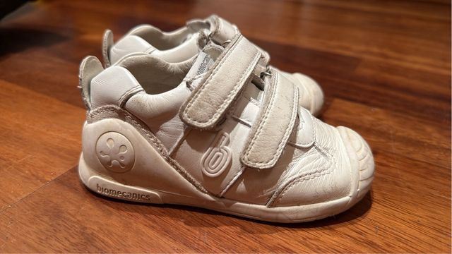 Zapatos niño blancos velcro