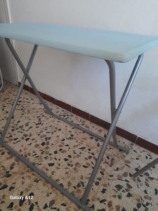 Mesa y silla plegable