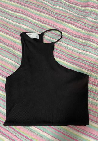 Top Bershka Negro Asimétrico