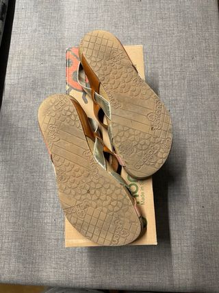 Sandalias Yokono Talla 35 Marrón y Dorado