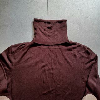 Jersey Zara cuello alto mujer marrón coderas