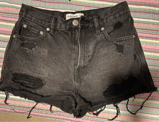 Vaqueros cortos Pull&Bear negros rotos