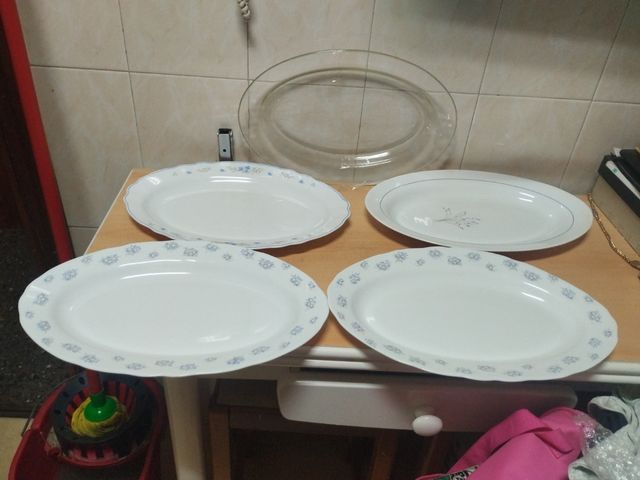 Fuentes de cerámica y cristal 2 € cada una