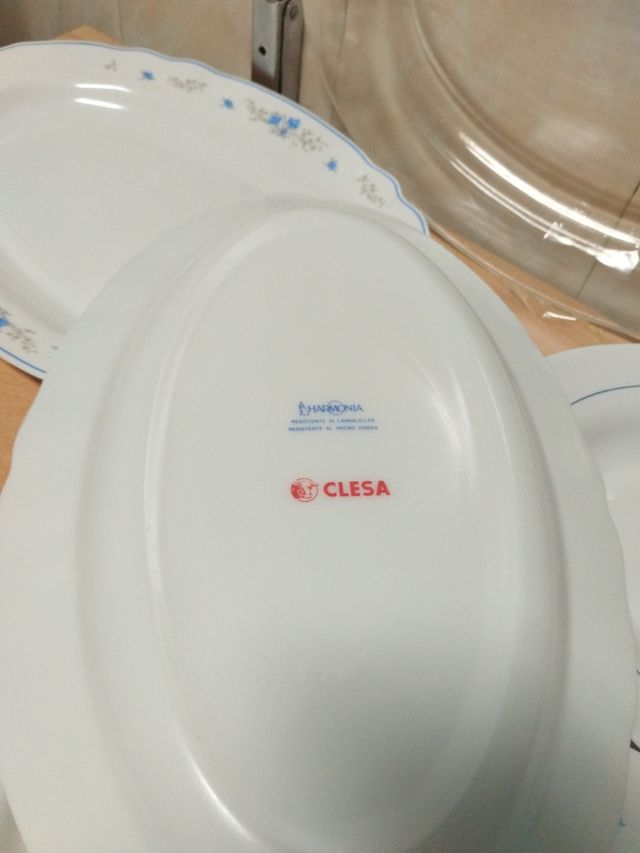 Fuentes de cerámica y cristal 2 € cada una