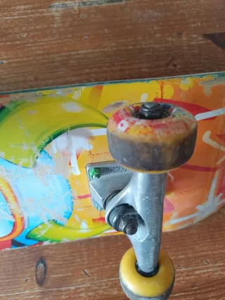 Skate Speed Demons con ruedas amarillas