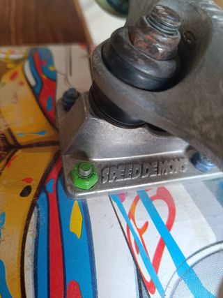 Skate Speed Demons con ruedas amarillas