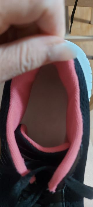 Scarpe da ginnastica nere e rosa