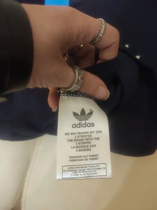 Camiseta Adidas Originals Azul marino con Rayas 
