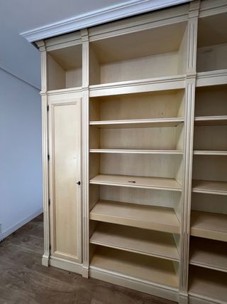 Armario a medida de madera beige