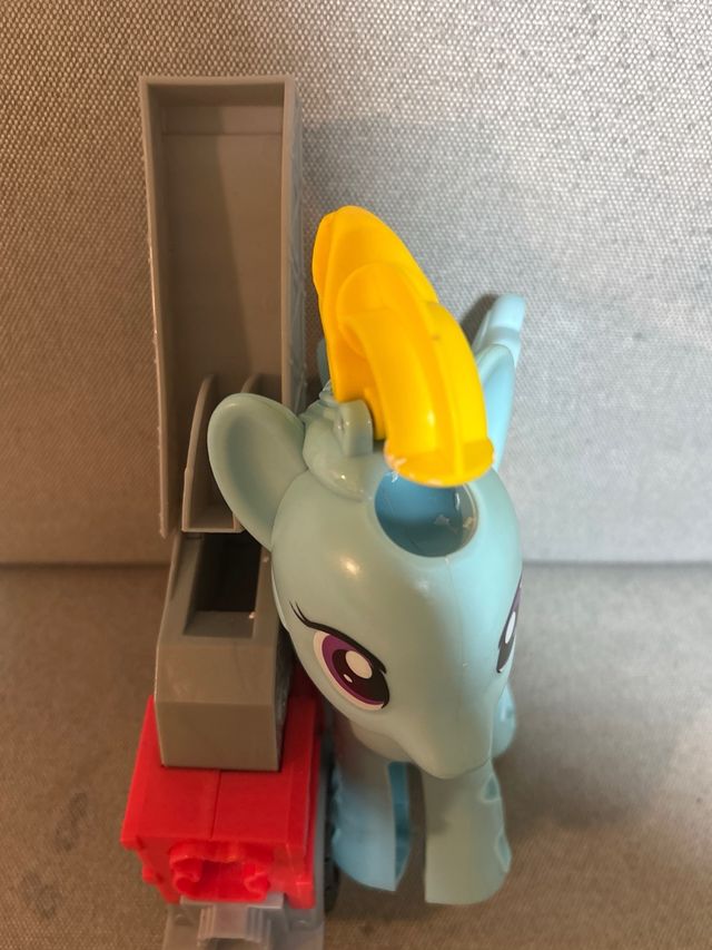 Camión de bomberos y pony Play-Doh