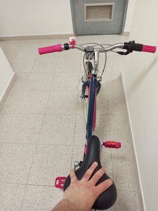Bicicletta da ragazza blu e rosa da 20 pollici come nuova