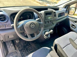 Opel Vivaro 2015 L2H1 3 Plazas