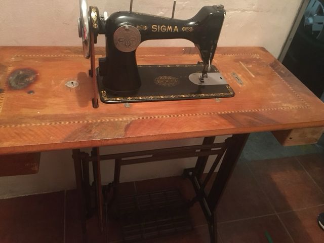 Máquina de coser antigua Sigma