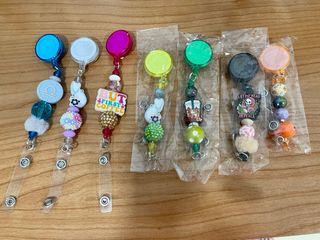 Portatijeras/portaidentificativo con abalorios